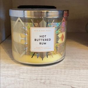 Bath and body works 3 wick candle